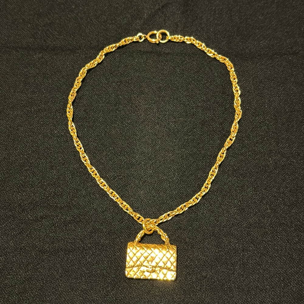 Chanel Vintage Classic Bag Gold Chain Pendant